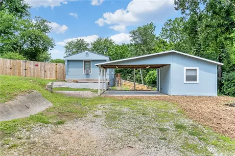 20865 Lakeshore Dr, Springdale, AR 72764