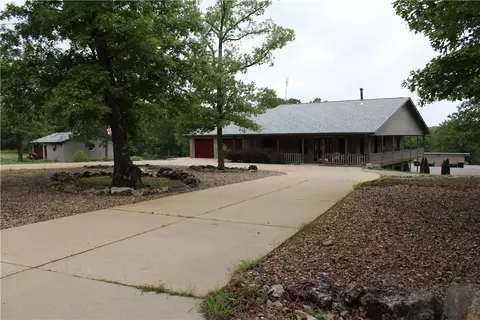 872 Bluewing Rd, Mountain Home, AR 72653