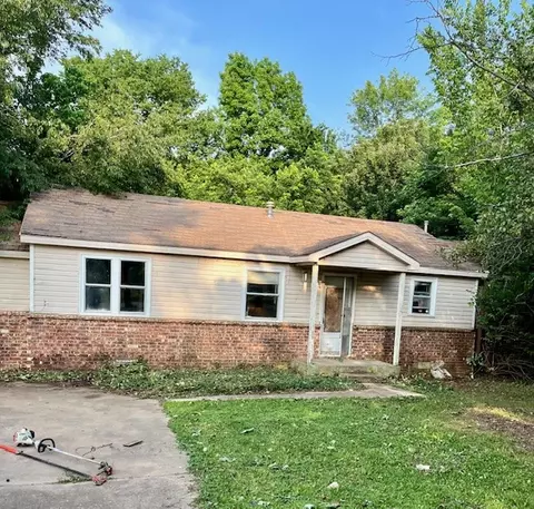 1170 Lake Sequoyah Dr, Fayetteville, AR 72701