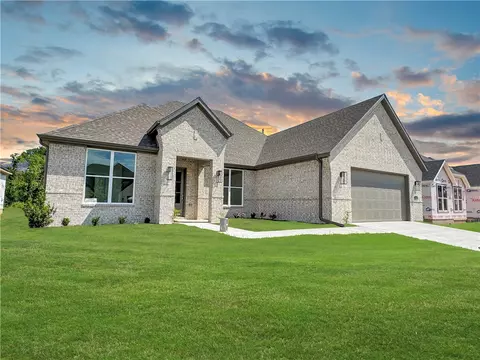 3438 E Greystone Dr, Fayetteville, AR 72764