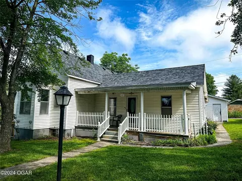 207 E Newton St, Granby, MO 64844