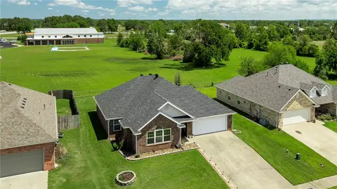 3103 NE 6th St, Bentonville, AR 72712