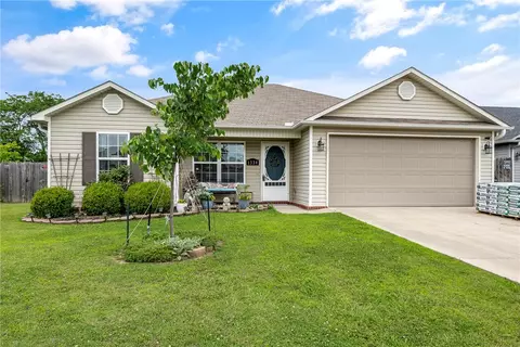 1334 S Lyndon Xing, Fayetteville, AR 72704