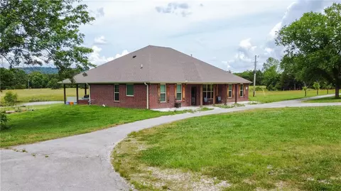 11369 Colcleasure Rd, Fayetteville, AR 72701