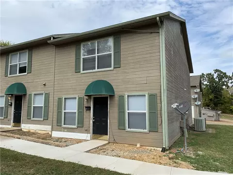 839-845 N Oakland, Fayetteville, AR 72703
