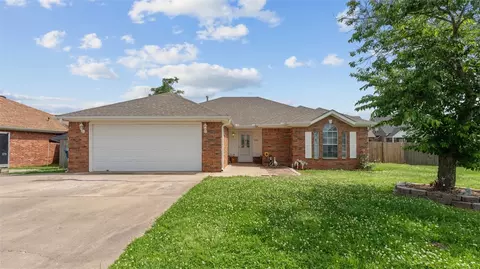 2409 SW 17th St, Bentonville, AR 72712