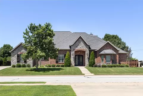 1972 Tuscany Ave, Springdale, AR 72764