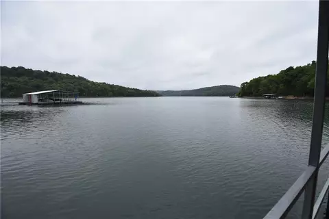 1325 Highland Park Dr, Eureka Springs, AR 72631