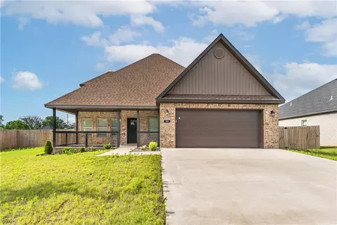 213 Ryder St, Gentry, AR 72734
