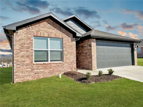 5635 Southwood Ave, Springdale, AR 72764