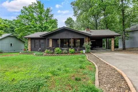 22 Farnham Dr, Bella Vista, AR 72714