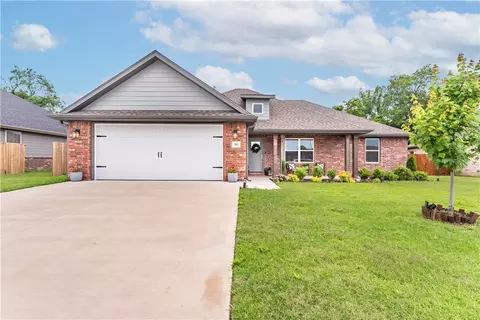 702 E Fallon St, Siloam Springs, AR 72761