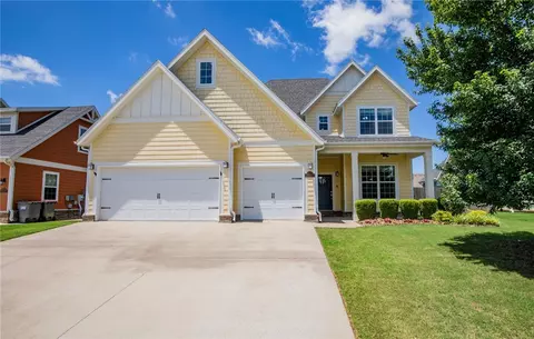 1007 Sloane Sq, Cave Springs, AR 72718