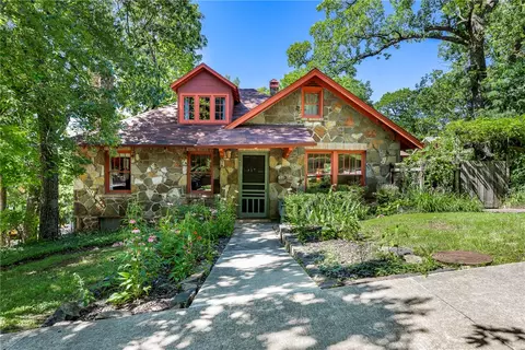 26 W Davidson St, Fayetteville, AR 72701