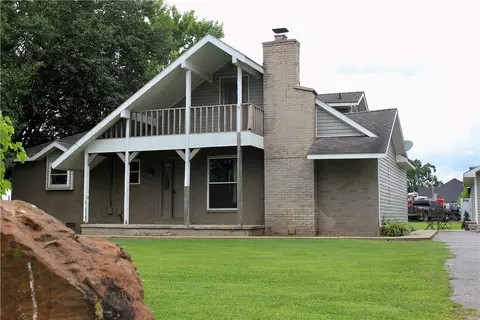 Exterior - 3710 Highway 264, Lowell, AR 72745 photo 5 of 15