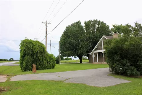 Exterior - 3710 Highway 264, Lowell, AR 72745 photo 9 of 15
