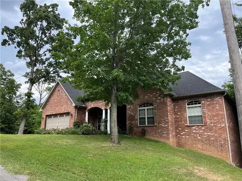 3 Clifford Ln, Bella Vista, AR 72715