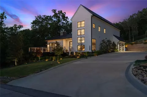 4909 Oak Hollow Dr, Fort Smith, AR 72903