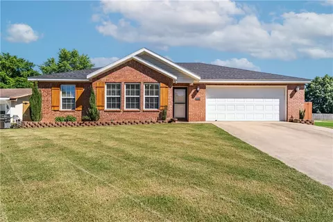20874 Lakeshore Dr, Springdale, AR 72764