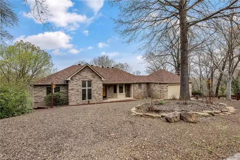 8985 Pikes Peak Rd, Rogers, AR 72756