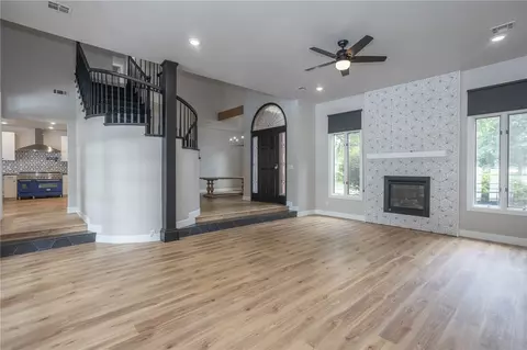 5502 W Ash St, Rogers, AR 72758
