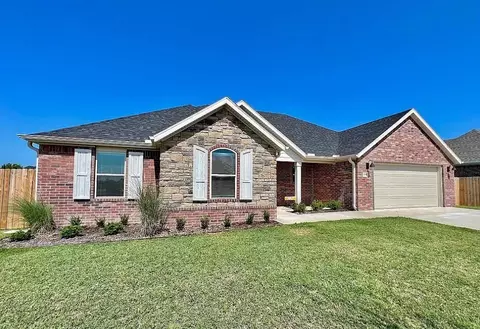 1309 Montagna St, Springdale, AR 72762