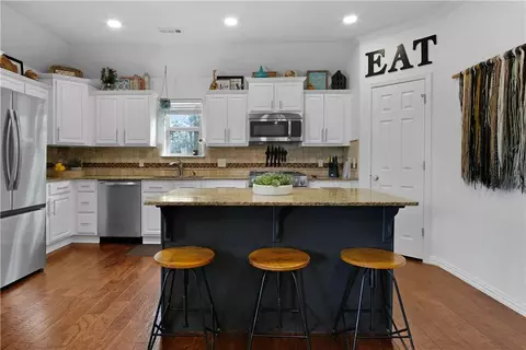 206 Devonshire Ave, Lowell, AR 72745 photo 9