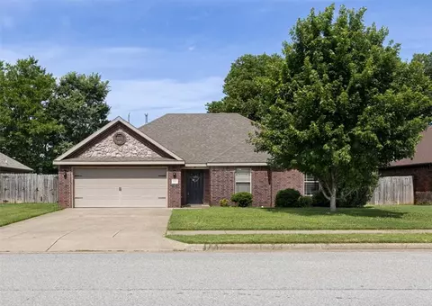 3658 Serenity St, Springdale, AR 72764