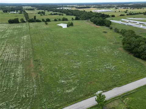 10353 Ruby Hall Rd, Gentry, AR 72734 photo 4