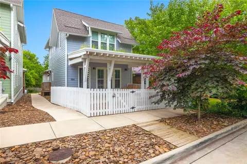 954 S College Ave, Fayetteville, AR 72701