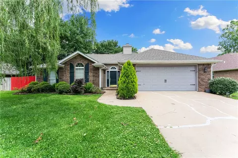 112 Elm St, Centerton, AR 72719