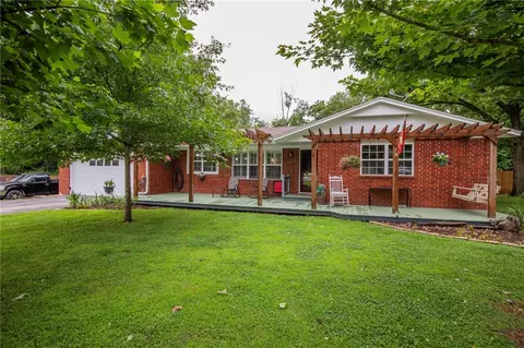 82 N Briarwood Rd, Rogers, AR 72756
