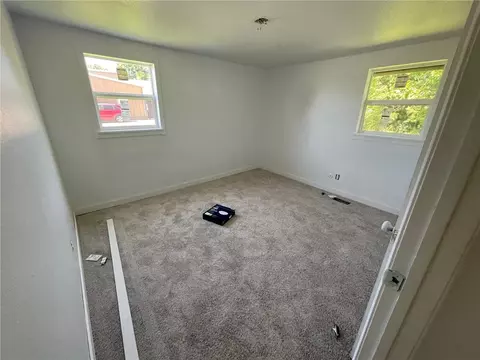 906 Powell St, Springdale, AR 72764 photo 8