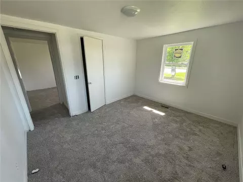 906 Powell St, Springdale, AR 72764 photo 9