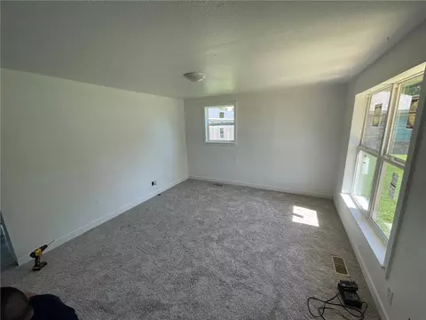 906 Powell St, Springdale, AR 72764 photo 3