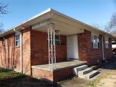 1102 N West End St, Springdale, AR 72764