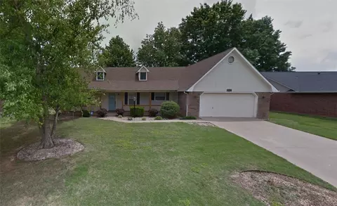 1209 N Cardinal Dr, Rogers, AR 72756