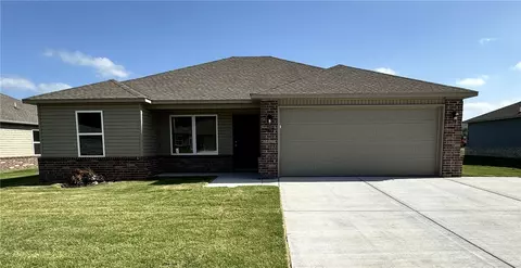 567 Saydi St, Elkins, AR 72727