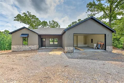 1 Fountainhall Cir, Bella Vista, AR 72715