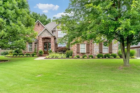 4768 N Copper Creek Dr, Fayetteville, AR 72764