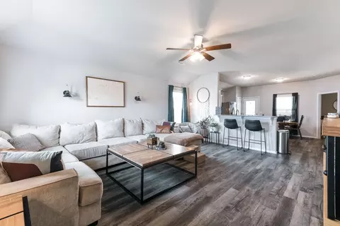 4762 W Hoover Loop, Fayetteville, AR 72704