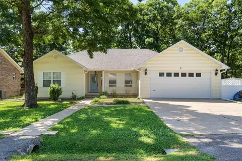 4 Hillcrest Dr, Holiday Island, AR 72631