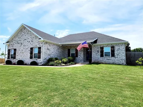 321 Captain Stockton St, Prairie Grove, AR 72753