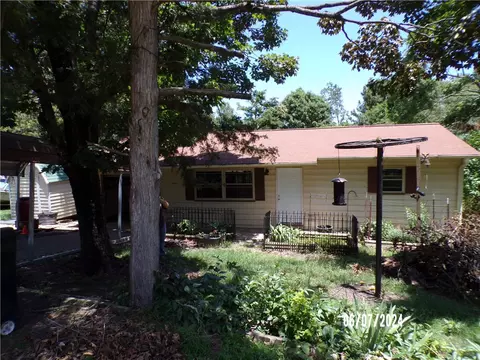 19038 Pinecrest Ln, Rogers, AR 72756