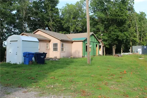 140 Jackson Ridge Rd, Eureka Springs, AR 72631
