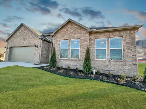 2927 S Cobalt Ave, Fayetteville, AR 72701