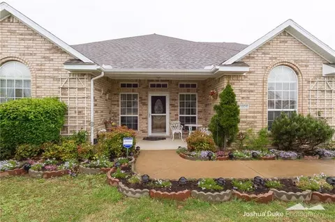 1304 N Wren Dr, Rogers, AR 72756