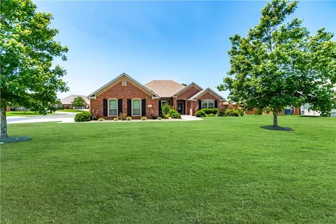 3401 NW Park Hill Blvd, Bentonville, AR 72712