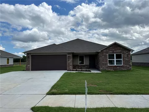 551 Saydi St, Elkins, AR 72727