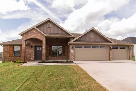 2221 Langford St, Pea Ridge, AR 72751